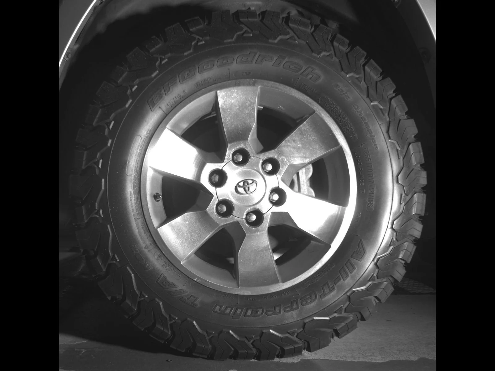 Used 2013 Classic Silver Metallic Toyota SR5 image 9