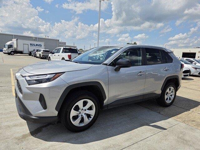 Used 2025 Silver Sky Metallic Toyota LE image 9