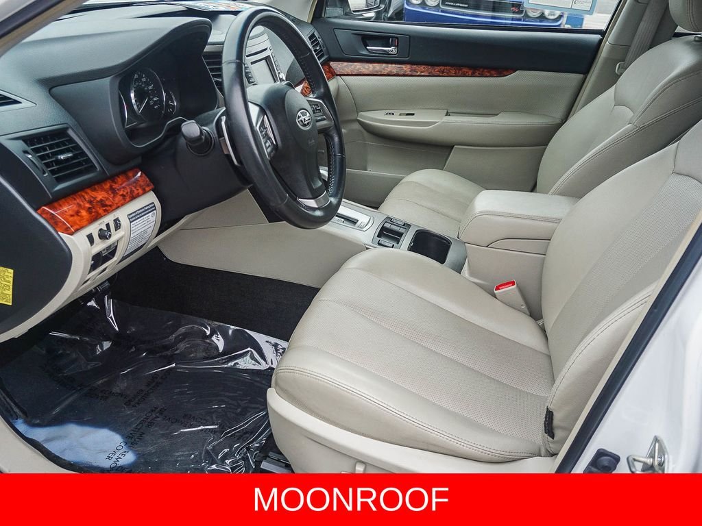 Used 2012 White Subaru 2.5i image 17