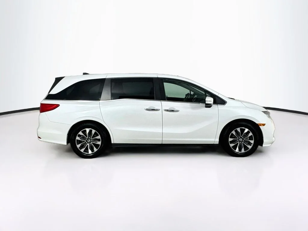Certified Used 2021 White Honda EX-L image 9
