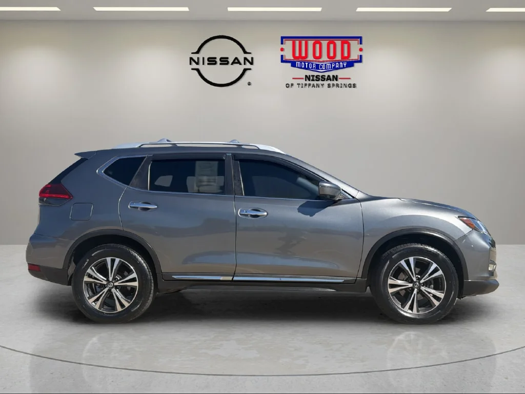 Used 2018 Gun Metallic Nissan SL image 2