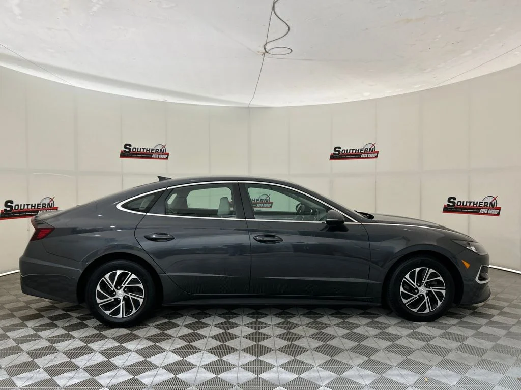 Certified Used 2022 Gray Hyundai Blue image 6