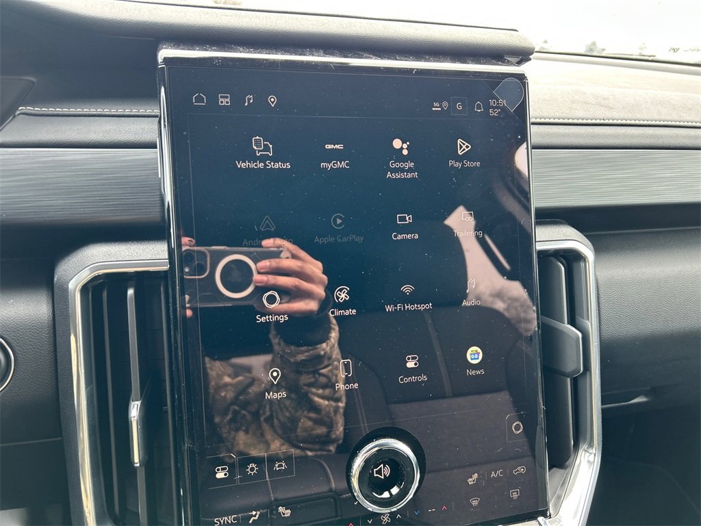 2026 GMC ACADIA - Image 21