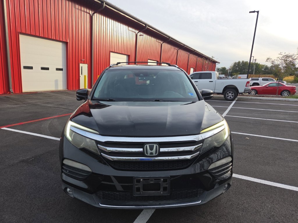Used 2016  Honda Touring image 2