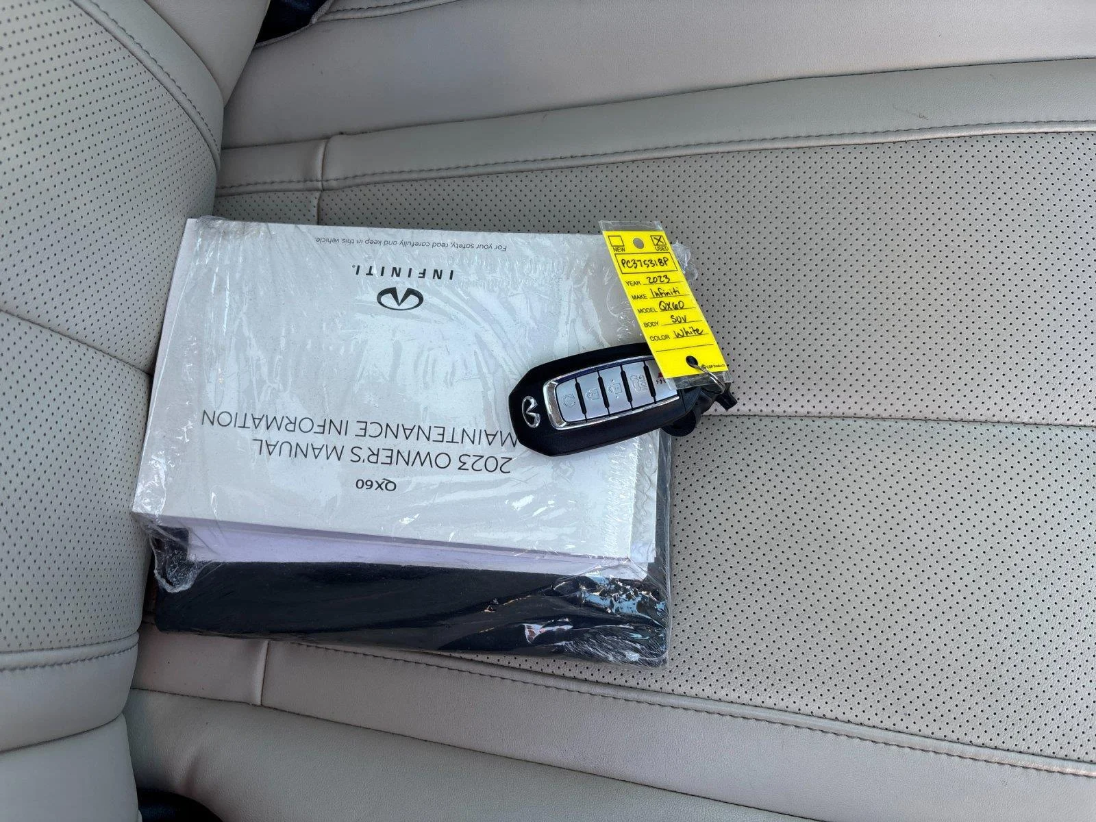 Certified Used 2023 Majestic White INFINITI LUXE image 41