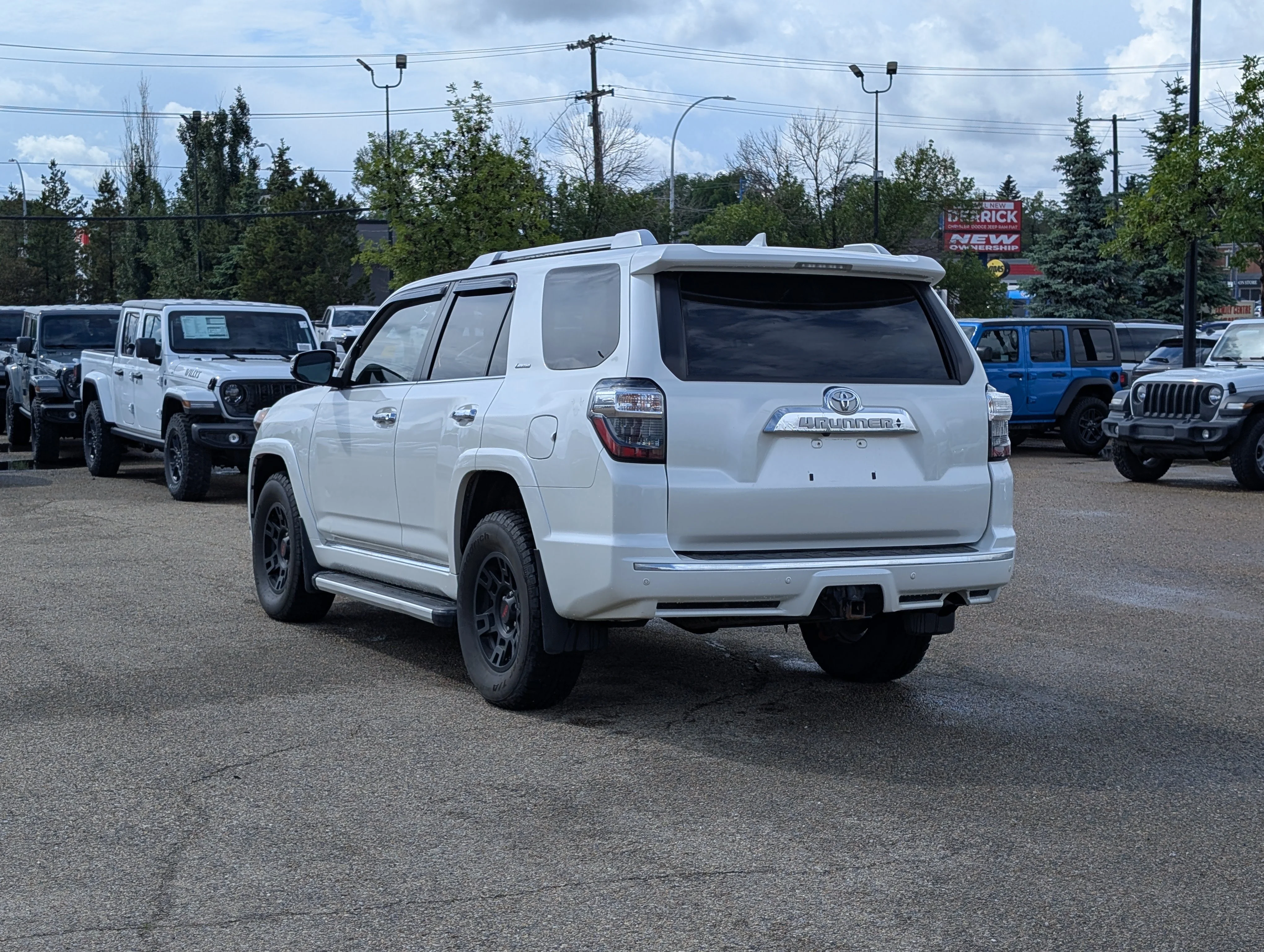 Used 2023 Blizzard Pearl Toyota LIMITED image 4