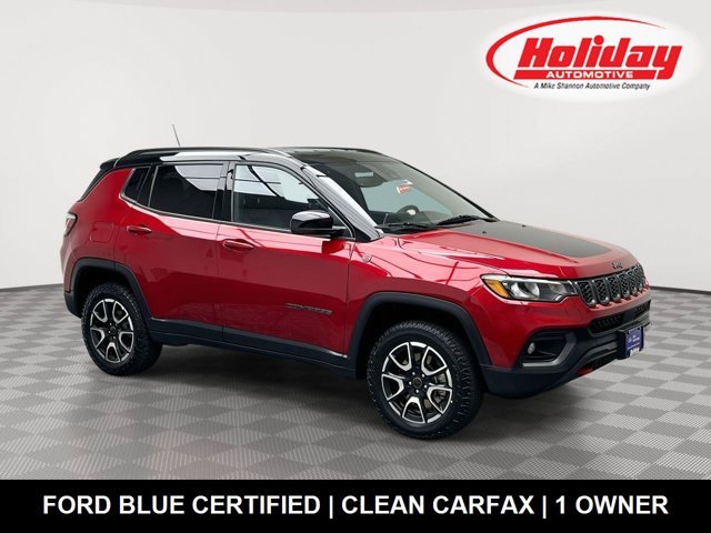 Used 2025 Red Hot Pearlcoat Jeep Trailhawk image 1
