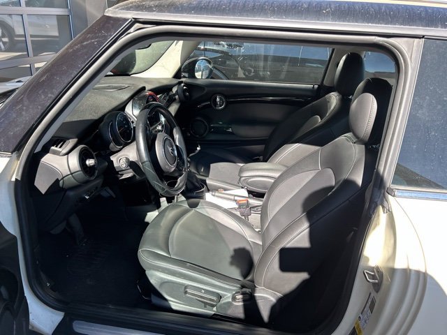 Used 2019 White MINI  image 5