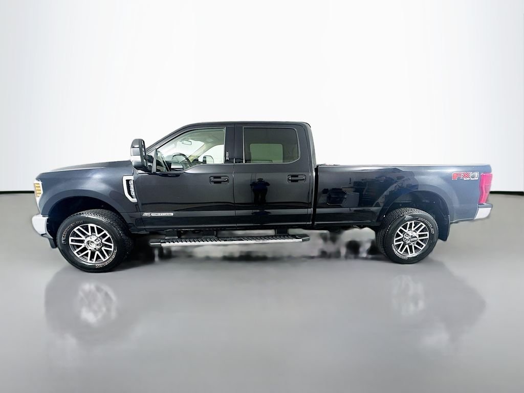 Used 2019 Black Metallic Ford Lariat image 8