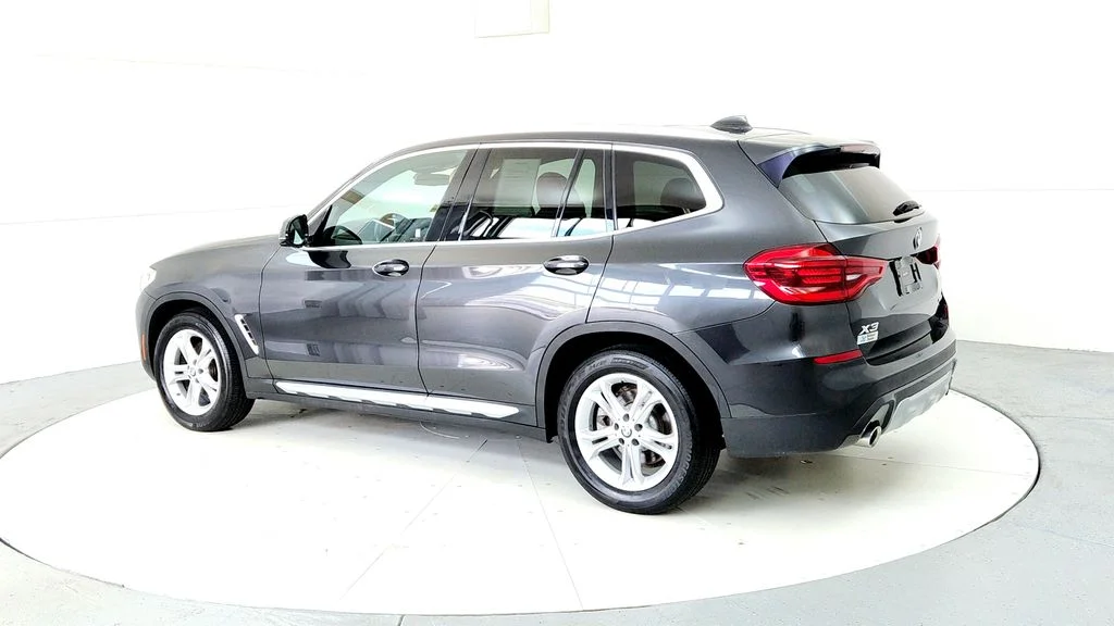 Used 2019 Gray BMW xDrive30i image 4