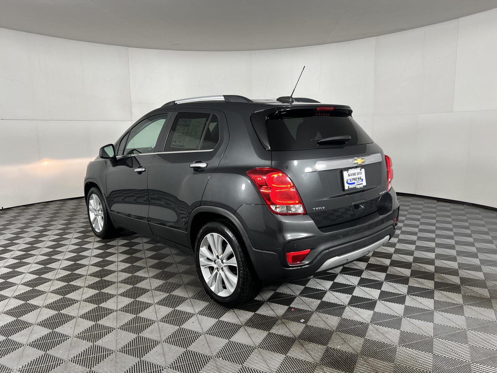 Used 2019 Nightfall Gray Metallic Chevrolet Premier image 22