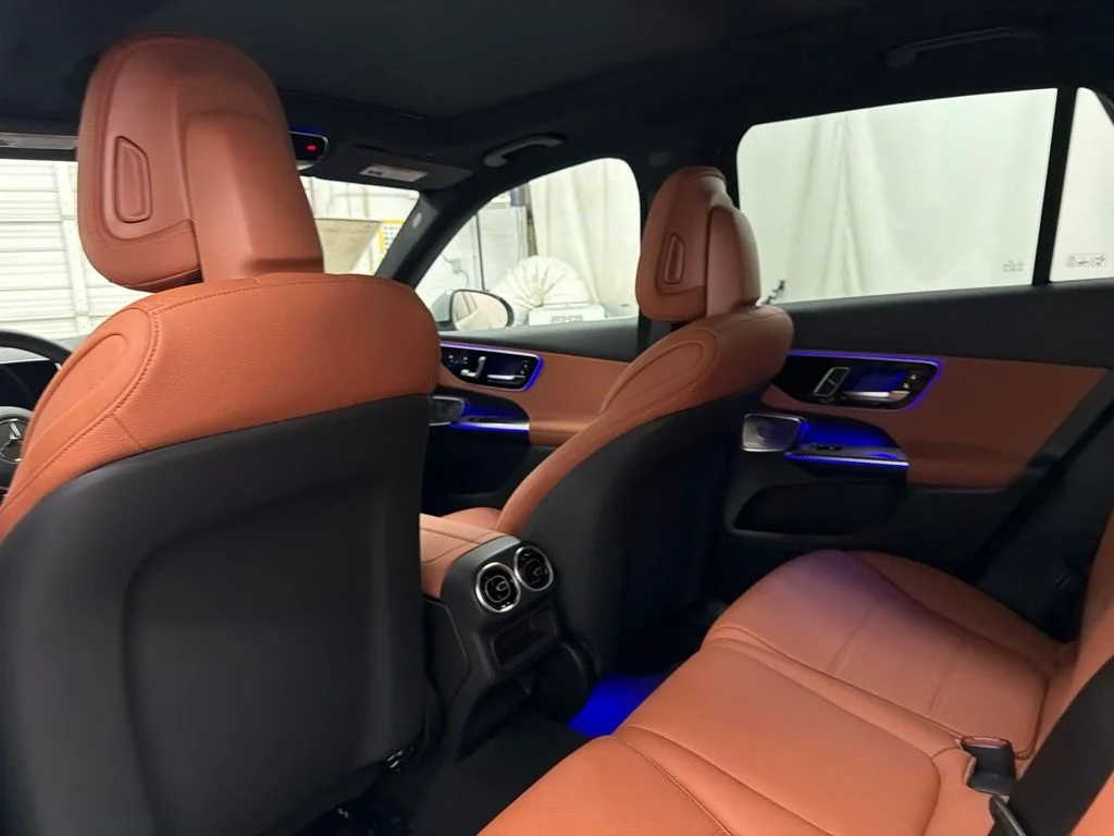 New 2027 White Mercedes-Benz GLC 300 image 17