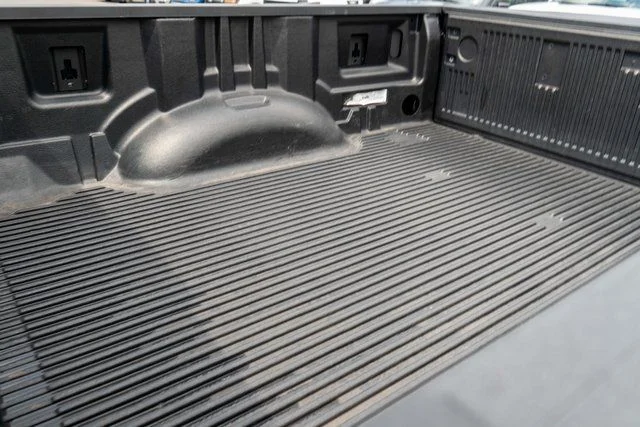 Used 2018 Black Ford XLT image 9