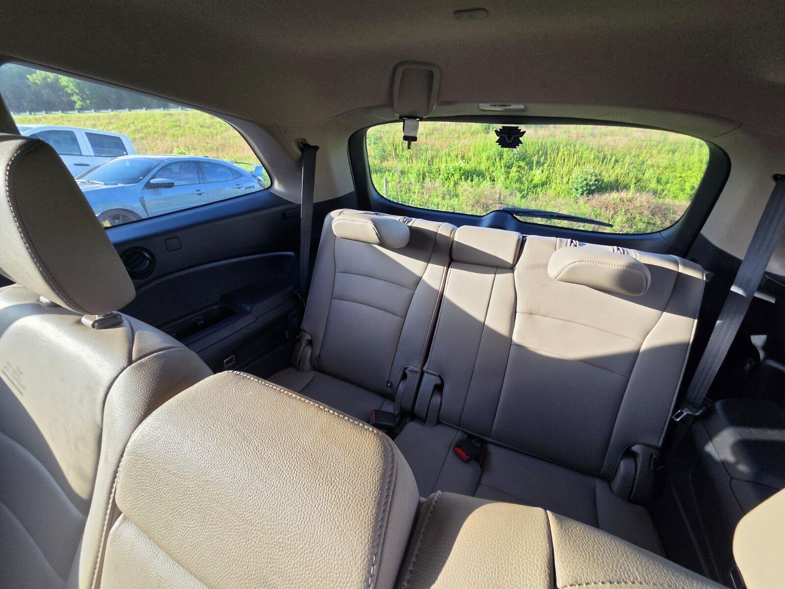 Used 2020 White Honda EX-L image 10