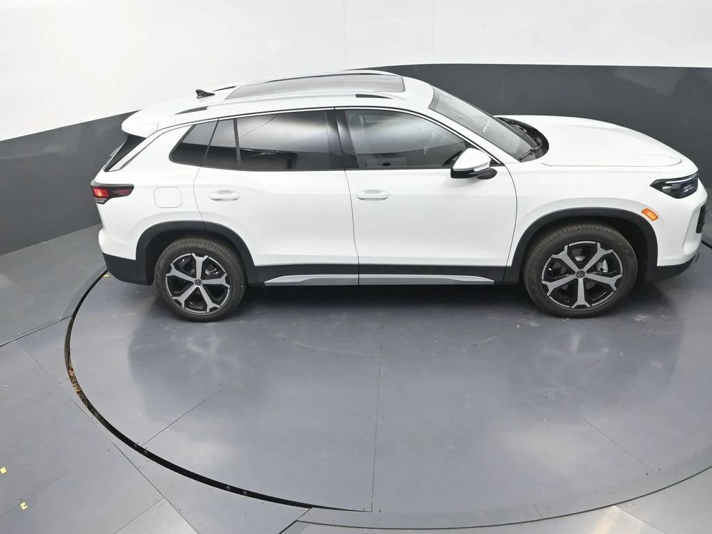 2026 Volkswagen Tiguan SE - Photo 21