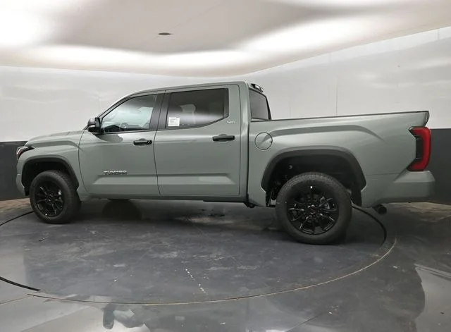 Used 2025  Toyota SR5 image 5