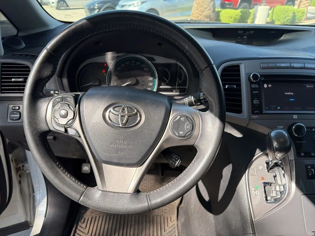 Used 2013 White Toyota XLE image 8