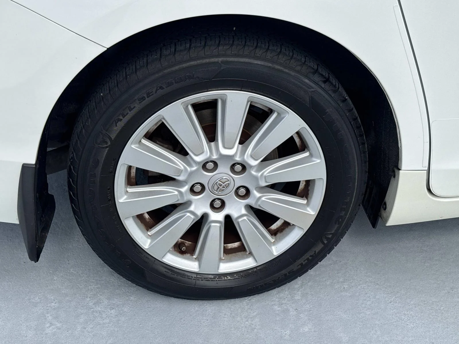 Used 2017 Blizzard Pearl Toyota Limited 7-Passenger image 7