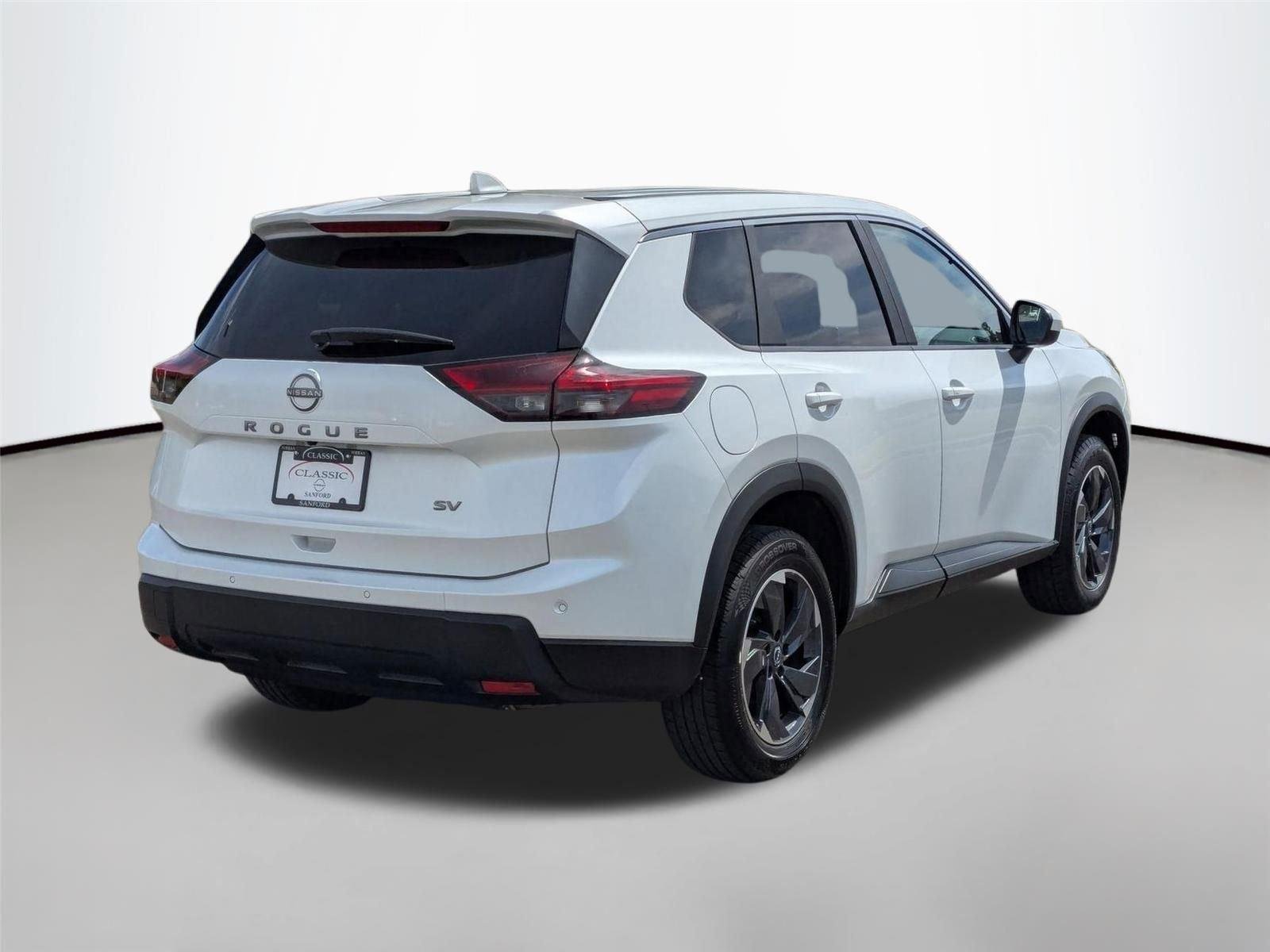 Used 2024 Everest White Pearl Nissan SV image 6