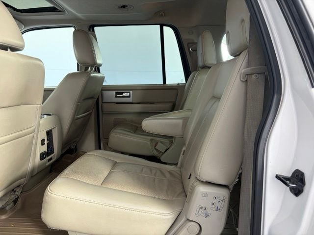 Used 2014 White Ford Limited image 44