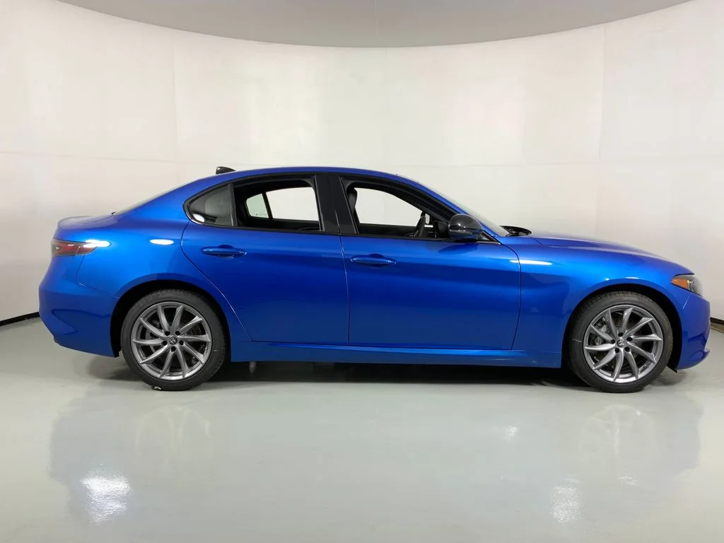 New 2026 Misano Blue Metallic Exterior Paint Alfa Romeo Sprint image 3
