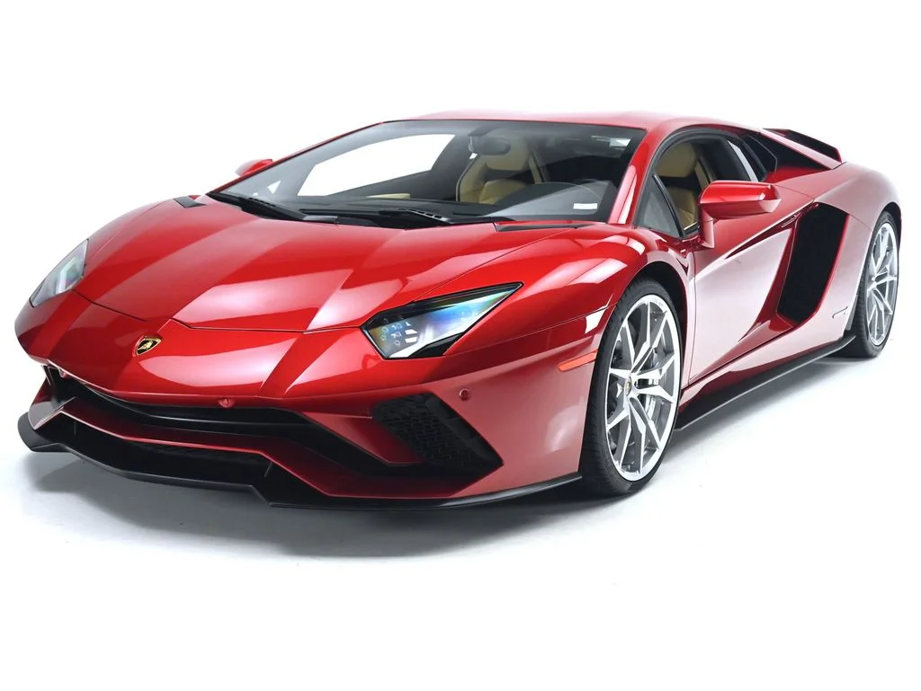 Used 2018 Maroon Lamborghini  image 1