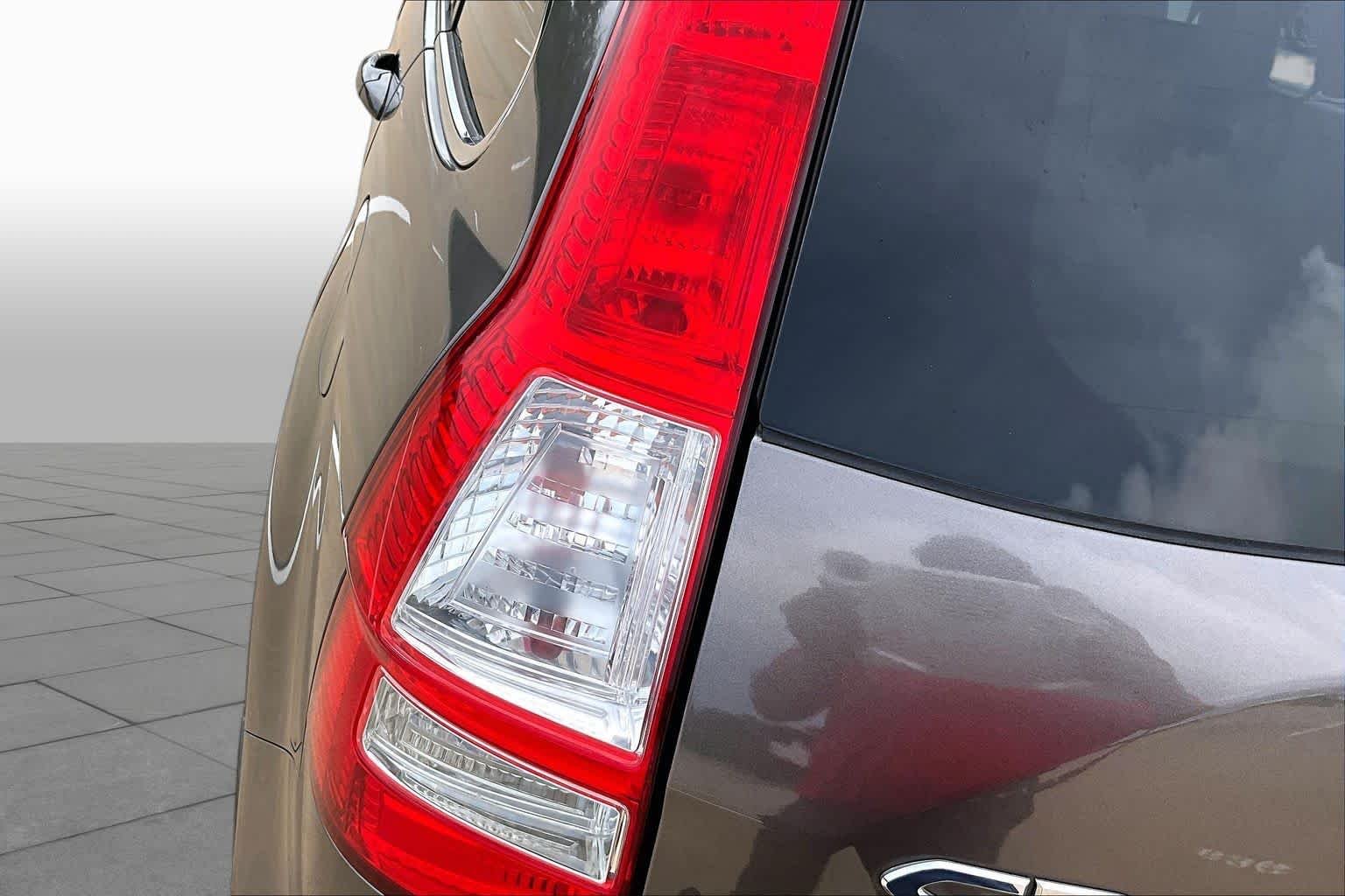 Used 2011 Polished Metal Metallic Honda EX-L image 27