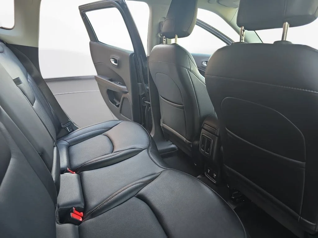 Used 2020 Black Jeep Limited image 11