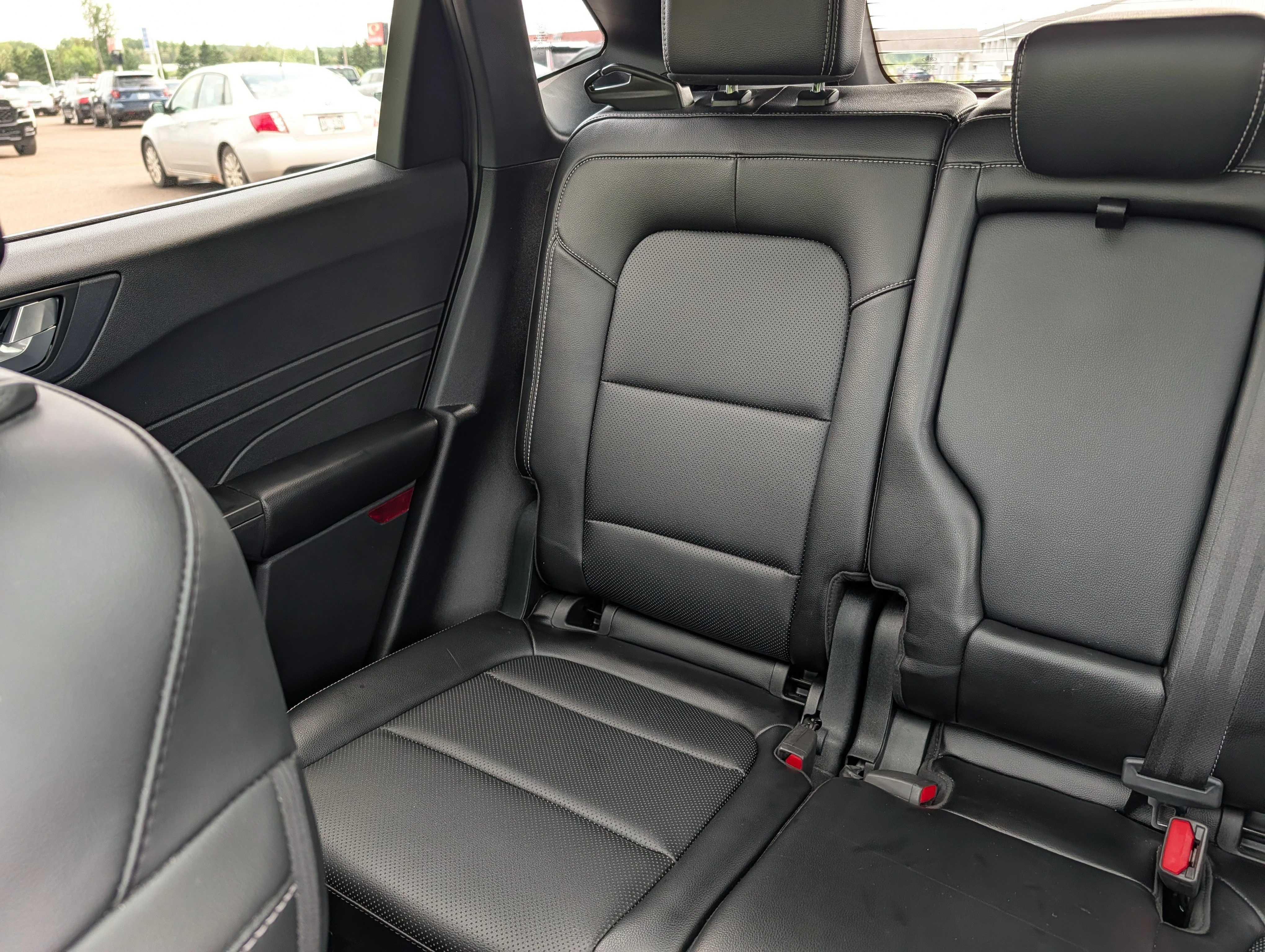 Used 2022 Agate Black Metallic Ford Titanium image 12