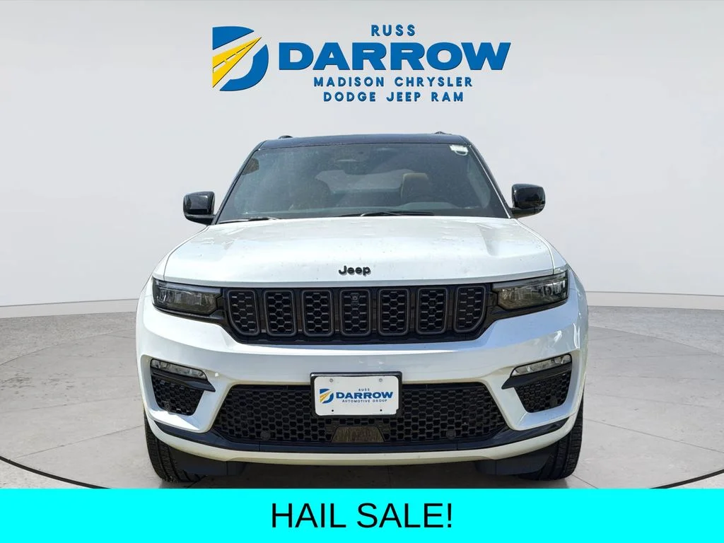 New 2025 Bright White Clear-Coat Exterior Paint Jeep Summit Reserve image 15