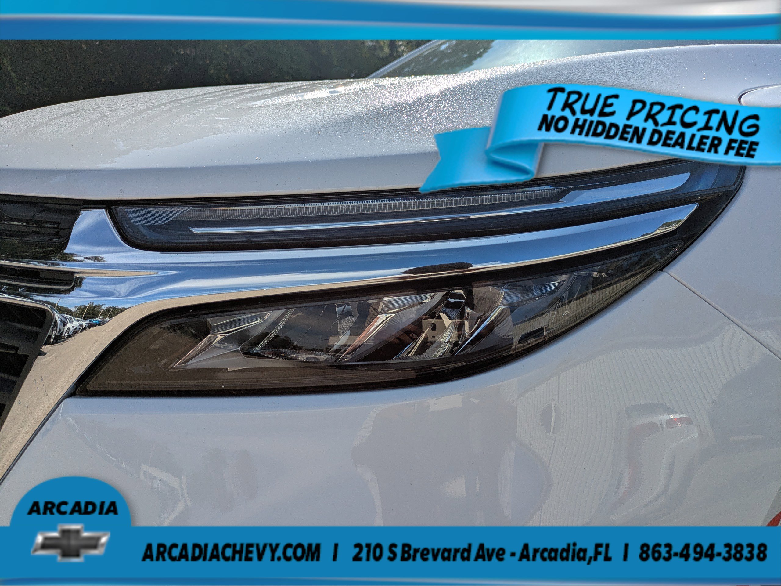 Used 2023 Summit White Chevrolet LT image 9