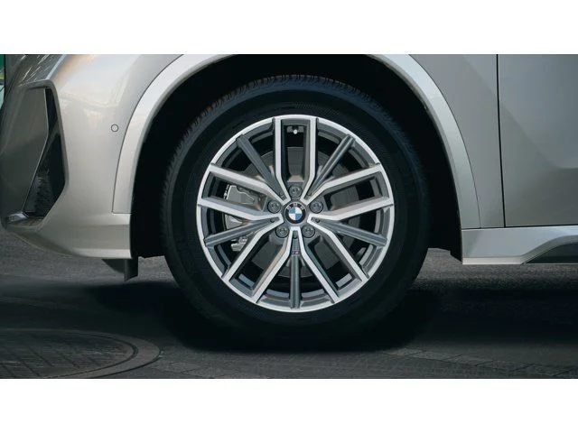 New 2026 Space Silver Metallic BMW xDrive28i image 7