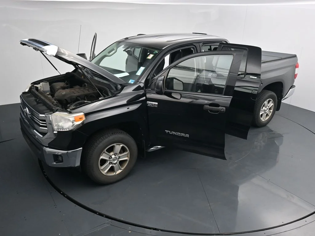 Used 2017 Black Toyota SR5 image 25