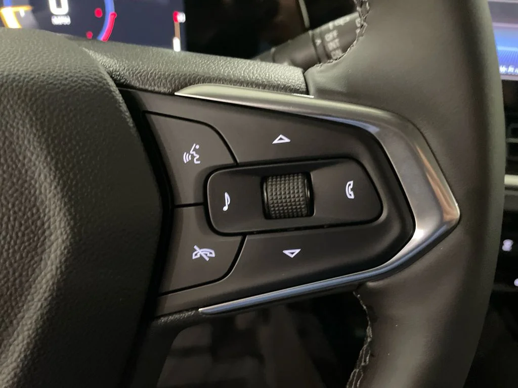 New 2026 Cacti Green Chevrolet ACTIV image 15