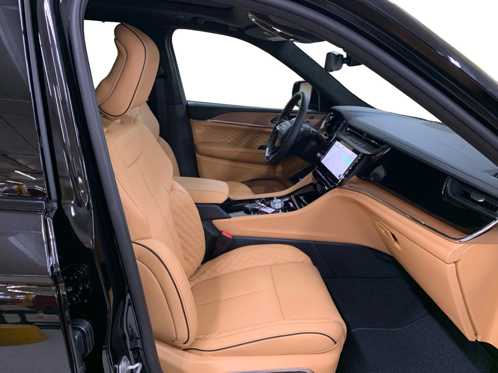 New 2026 Diamond Black Crystal Pearl Jeep Summit image 17
