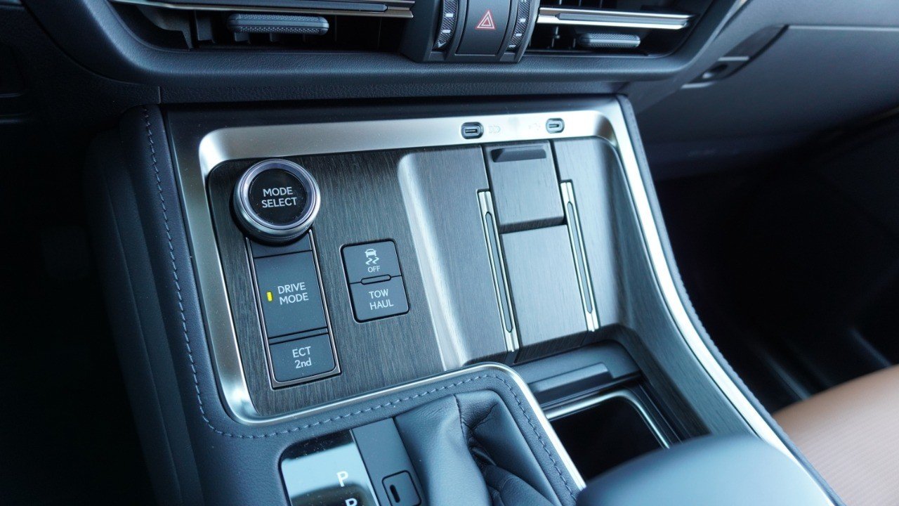 Used 2026 Black Lexus GX 550 Luxury+ image 19