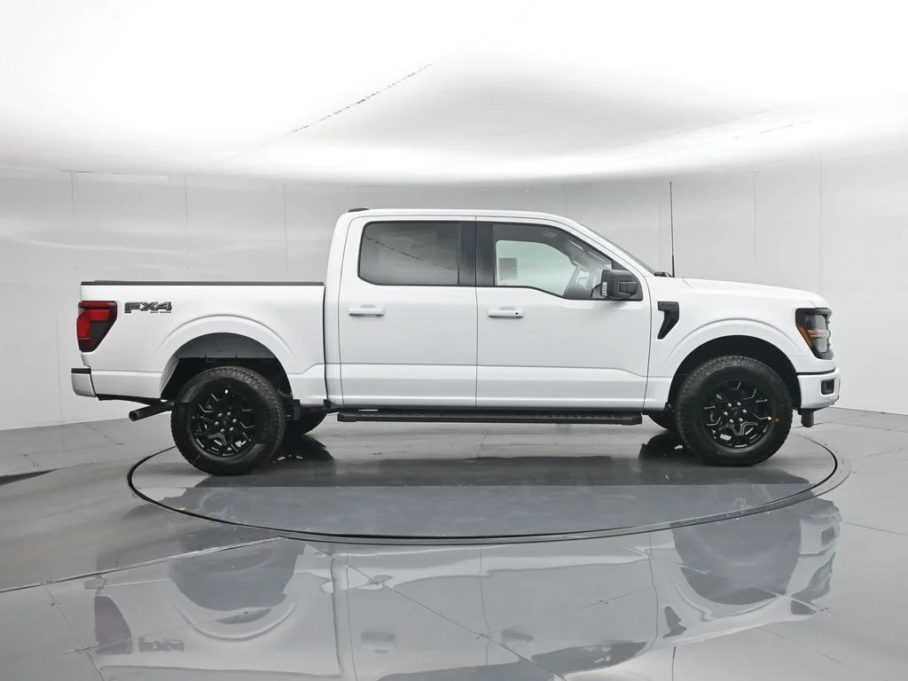 New 2026 Oxford White Ford XLT image 30