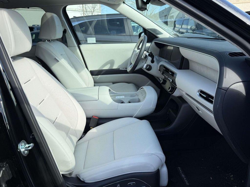 New 2026 Abyss Black Hyundai Calligraphy AWD image 16