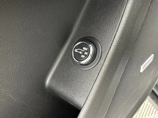 Used 2020 SILVER ICE METALLIC Chevrolet LT Leather image 18