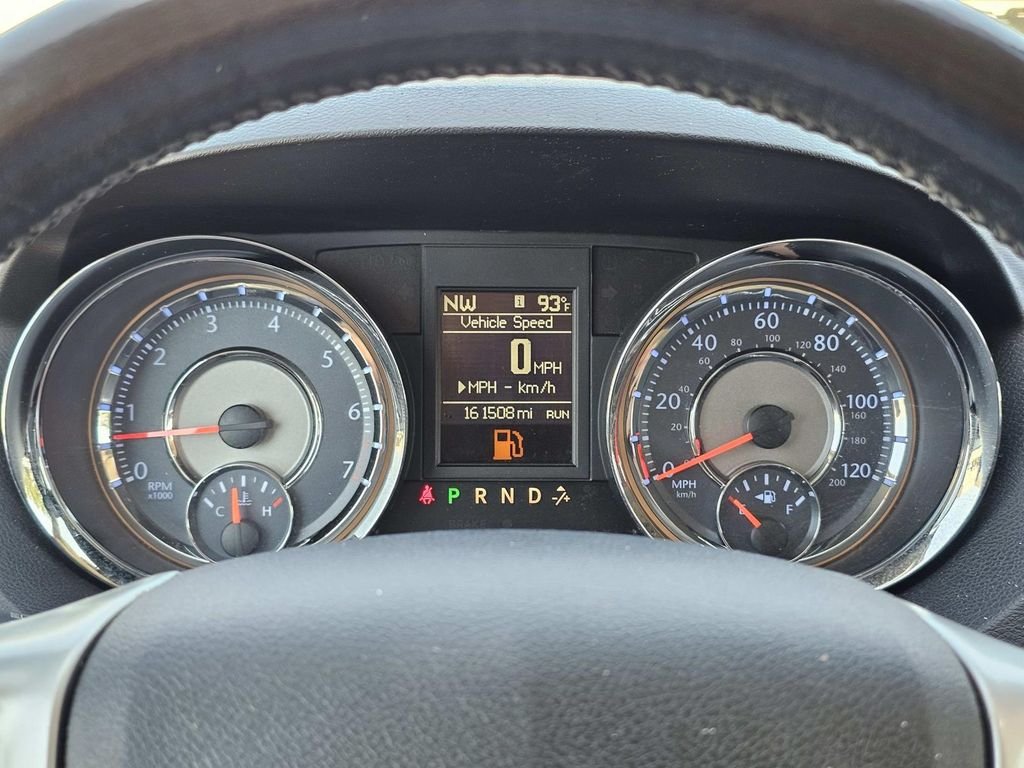 Used 2015 Black Chrysler Touring-L image 27