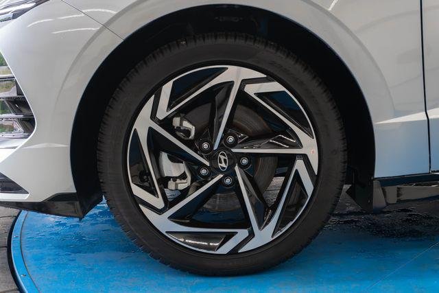 New 2026 Silver Hyundai SEL Sport image 2