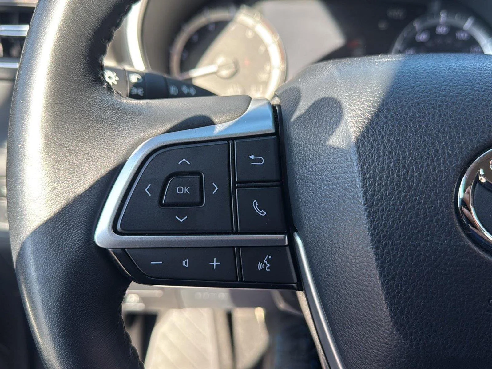 Used 2023 Celestial Silver Metallic Toyota XLE image 22