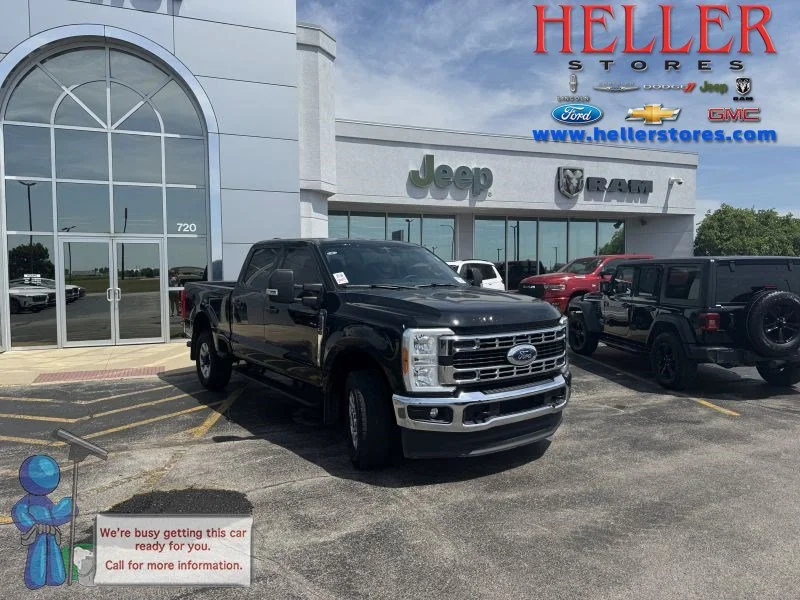 Used 2023 Agate Black Metallic Ford XLT image 1