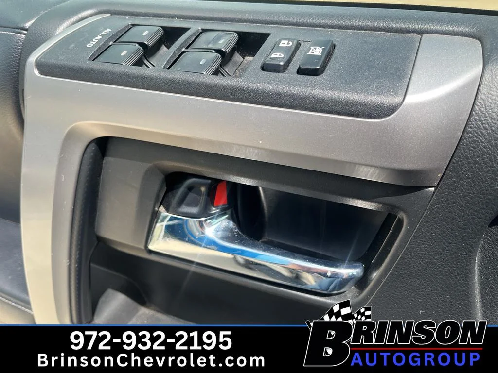Used 2019 Classic Silver Metallic Toyota SR5 image 9