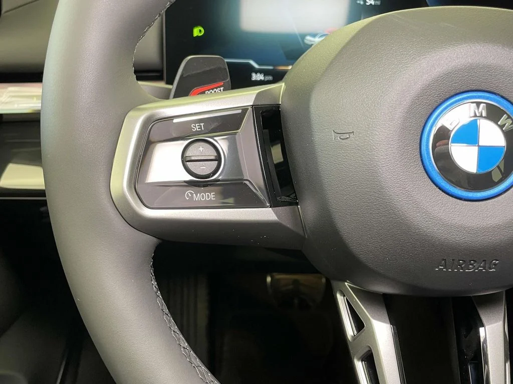 New 2026 White BMW xDrive40 image 33