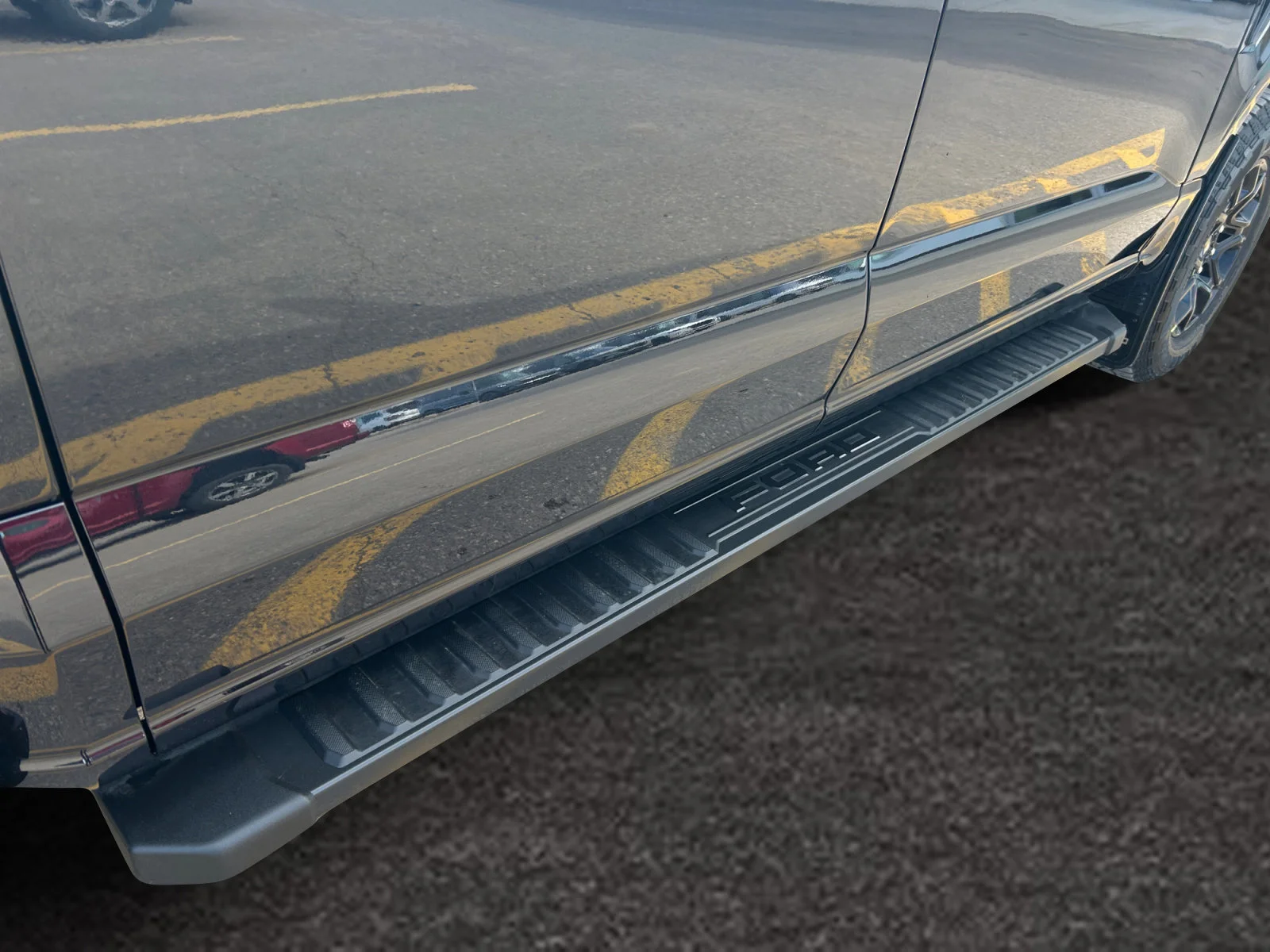 New 2026 Agate Black Metallic Ford XLT image 11
