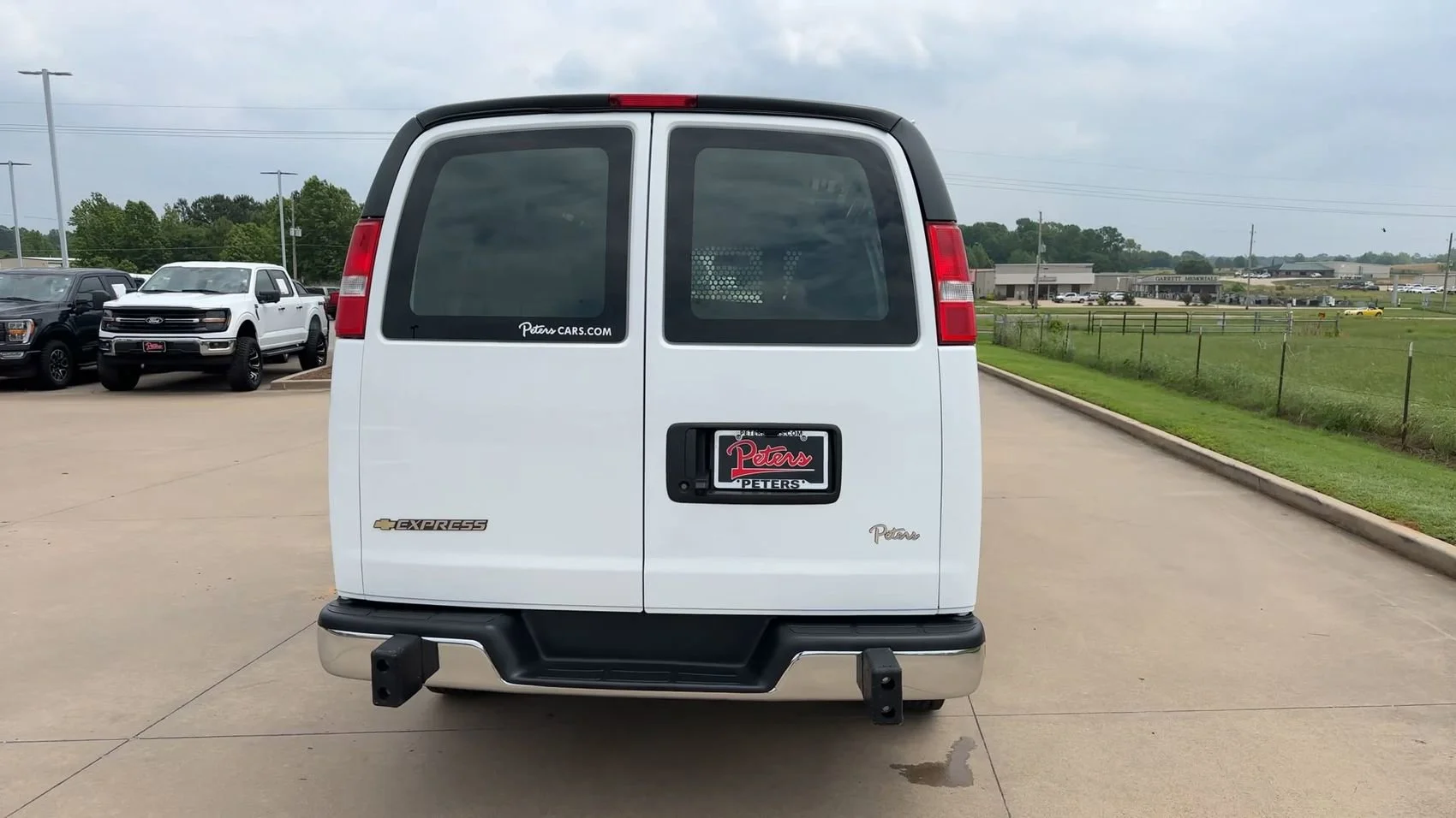 Used 2024 Summit White Chevrolet Work Van image 8