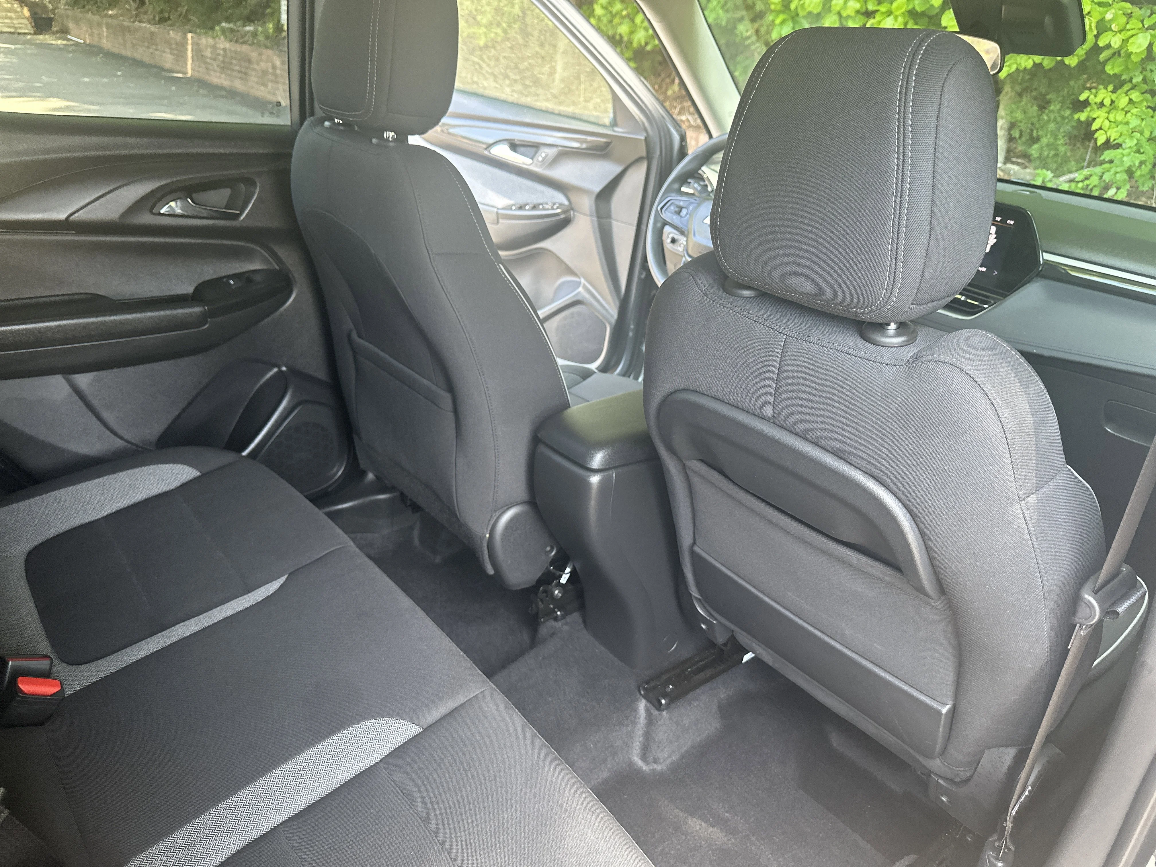 Used 2025 Sterling Gray Metallic Chevrolet LT image 24