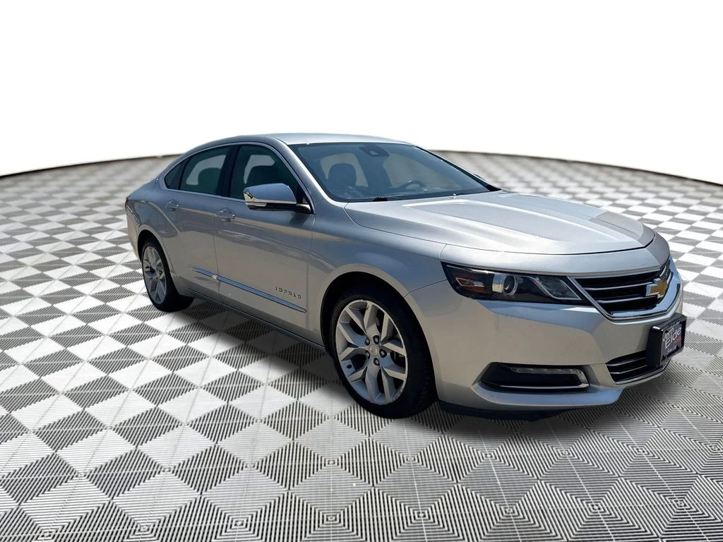 Used 2015 Silver Chevrolet LTZ image 8