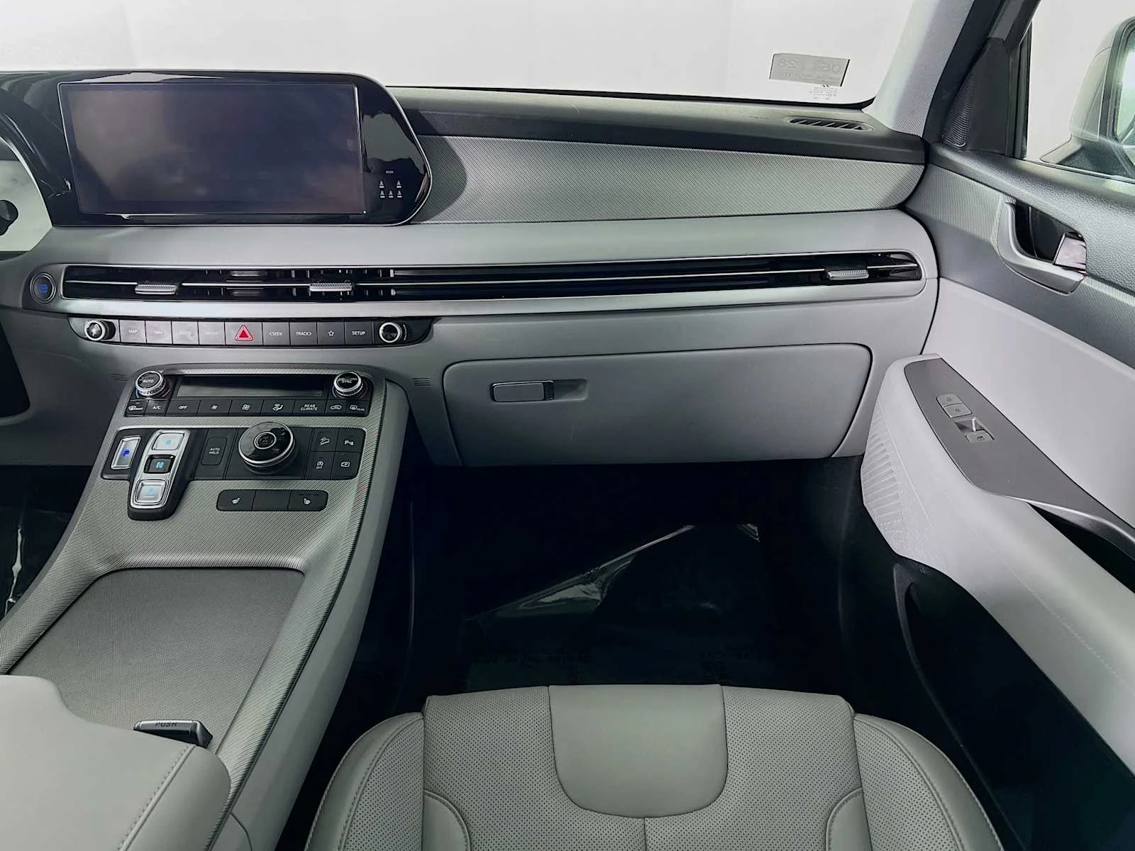 Used 2024 Typhoon Silver Hyundai SEL 7P image 24